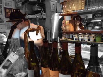 カウンターの風景